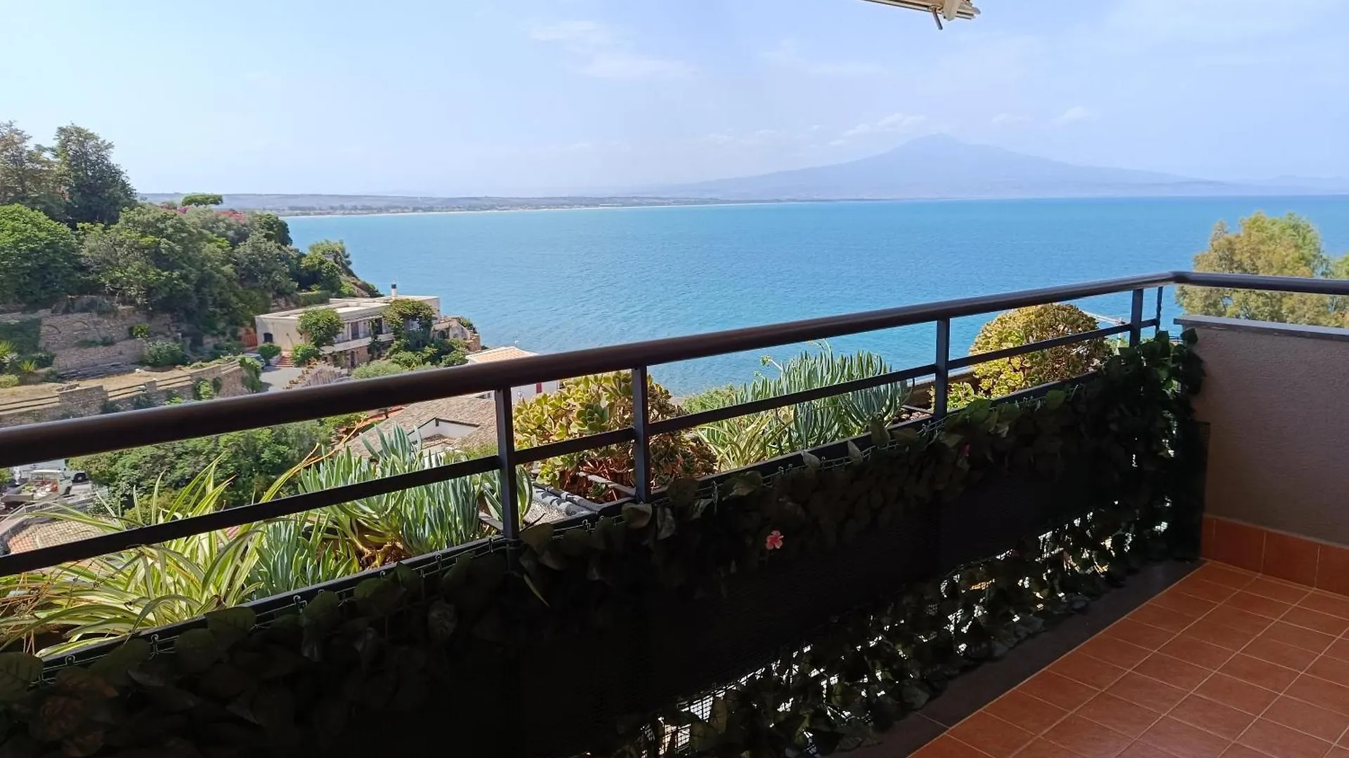 Appartement Mare Ed Etna à Agnone Bagni Italie